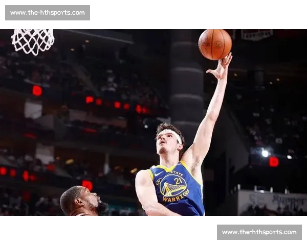 勇士续约神射中锋！波斯特 40% 三分率成战术杀器